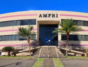 Amfri abre processo seletivo com salários de R$ 10 mil