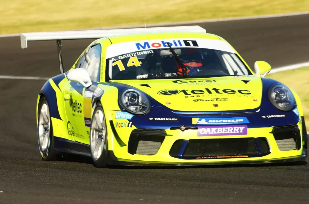André Gaidzinski, disputando a primeira etapa da Porsche Cup Brasil 2025
