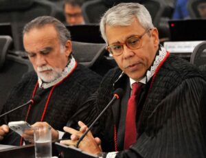 Após polêmica, TJMA suspende compra de iPhones