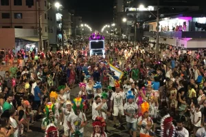 Carnarroio 2025 lota ruas de Arroio do Silva