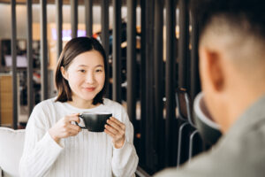 Tomar café ficou mais caro e a culpa é dos chineses