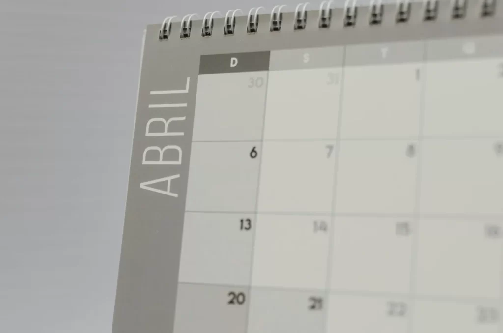 Calendário do mês de abril, que terá dois feriados