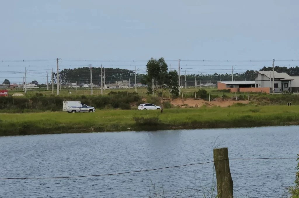 Polícia Científica recolhe corpo de jazida desativada em Araranguá
