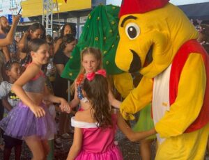 Vídeo: Criançada faz a festa no bailinho em Itajaí