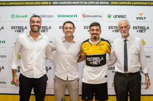 Emoção marca apresentação de Gui Lobo no Criciúma
