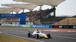 Rafaela Ferreira larga da 16ª posição no GP da China