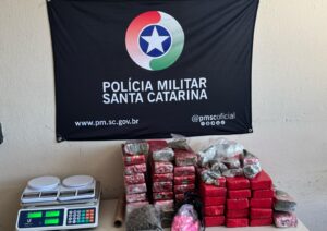 Traficante foge e deixa 30 kg de drogas em Joinville