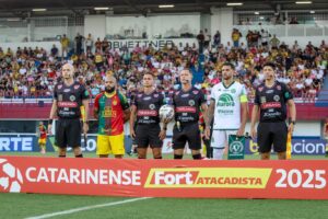 Chapecoense garante vaga na semifinal do Catarinense