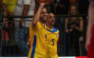 Brasil vence em estreia de torneio de futsal