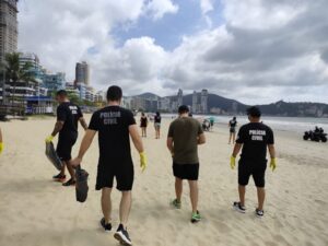 Operação Praias Limpas promove ação em Canasvieiras