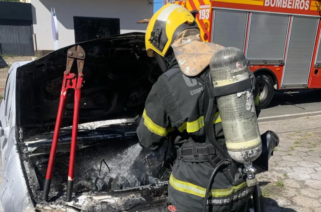 Incêndio em carro no São Luiz foi criminoso, aponta PM