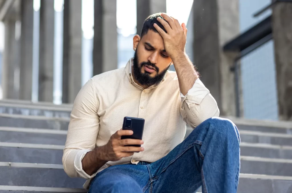 Imagem ilustrativa sobre instabilidade e falhas em plataformas digitais populares como Instagram, WhatsApp, Facebook e mais