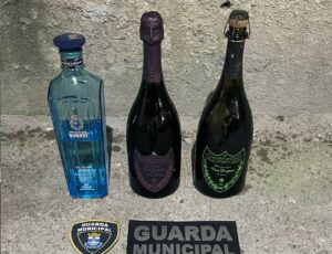 Ladrões furtam bebidas de R$ 7 mil