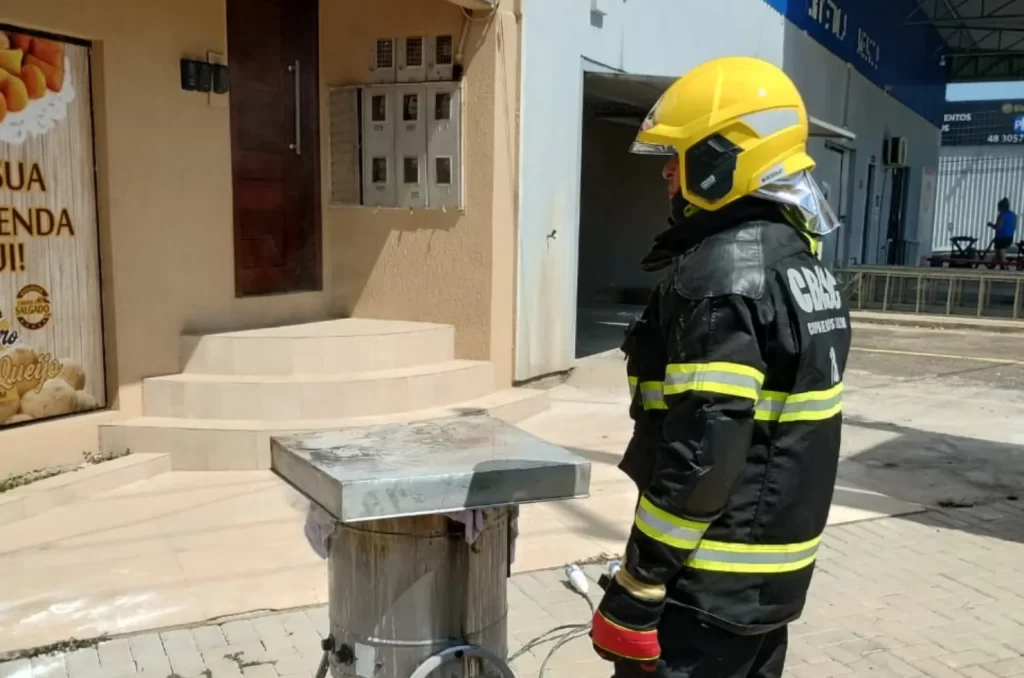 Incêndio em fritadeira de lanchonete de Içara
