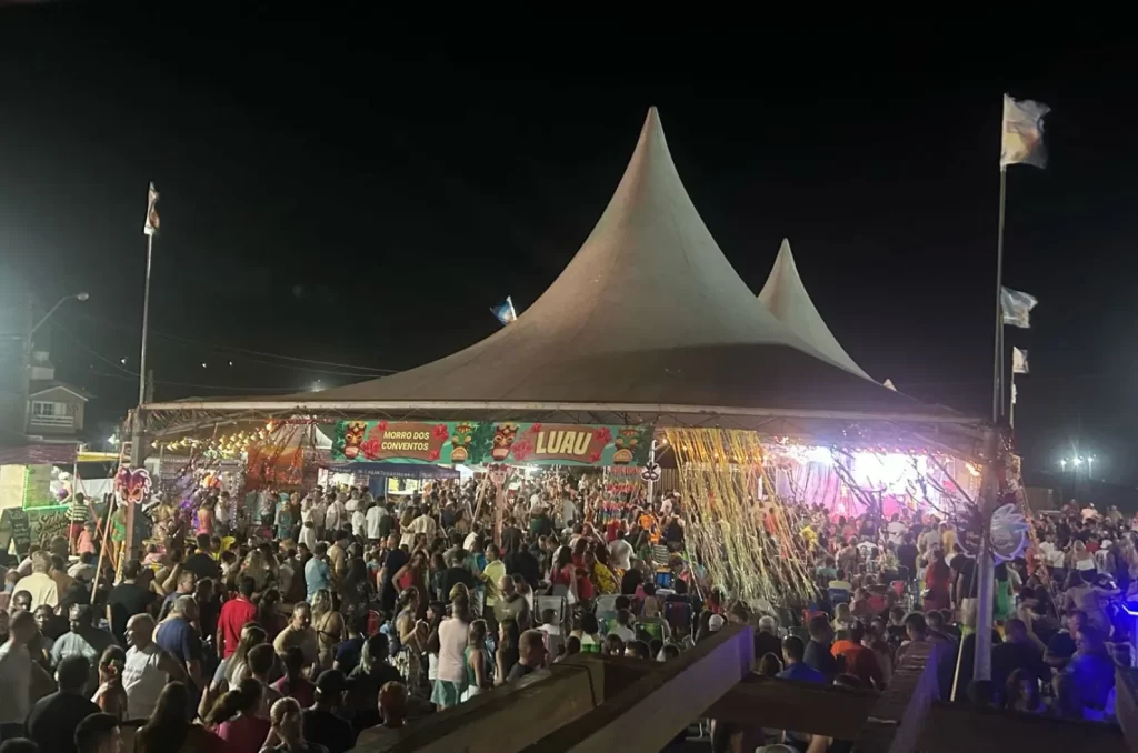 Luau de Carnaval, realizado no Morro dos Conventos
