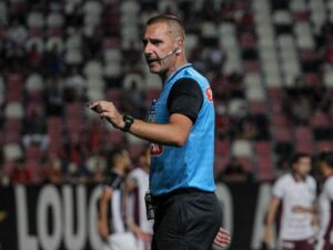 Arbitragem definida para semifinal do Catarinense