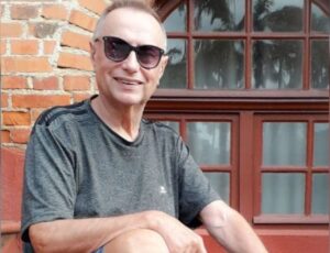 Morre premiado escritor e historiador de SC
