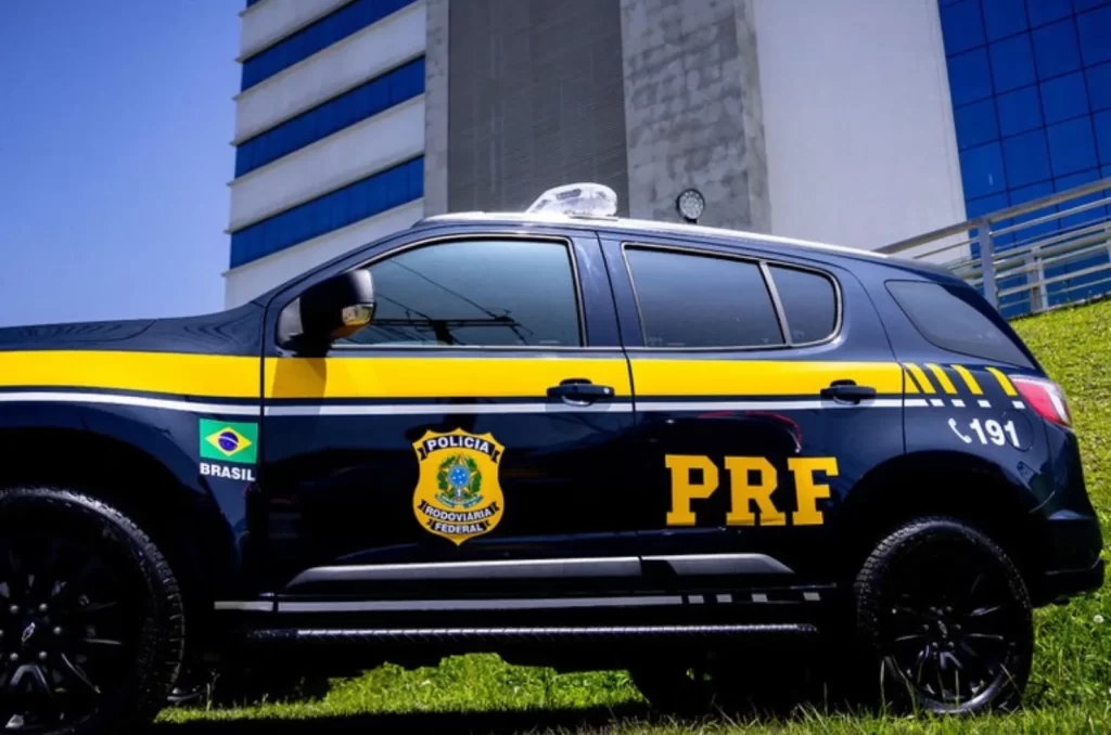 Viatura da PRF, como a que atendeu o caso envolvendo o motorista de Criciúma
