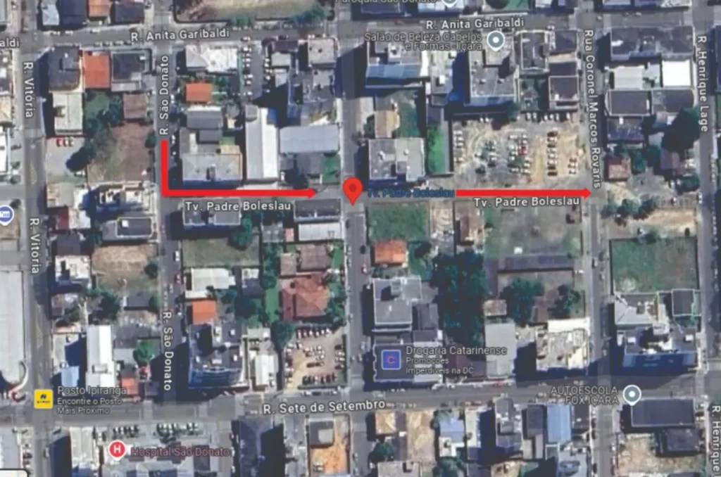 Imagem de satélite mostrando a mudança de sentido em via do Centro de Içara