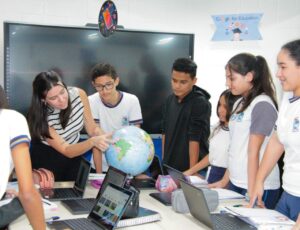 Navegantes contrata mil profissionais de educação