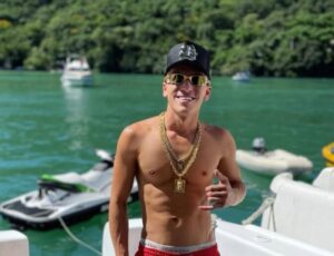 O corpo do rei do mar foi cremado nesta quarta-feira