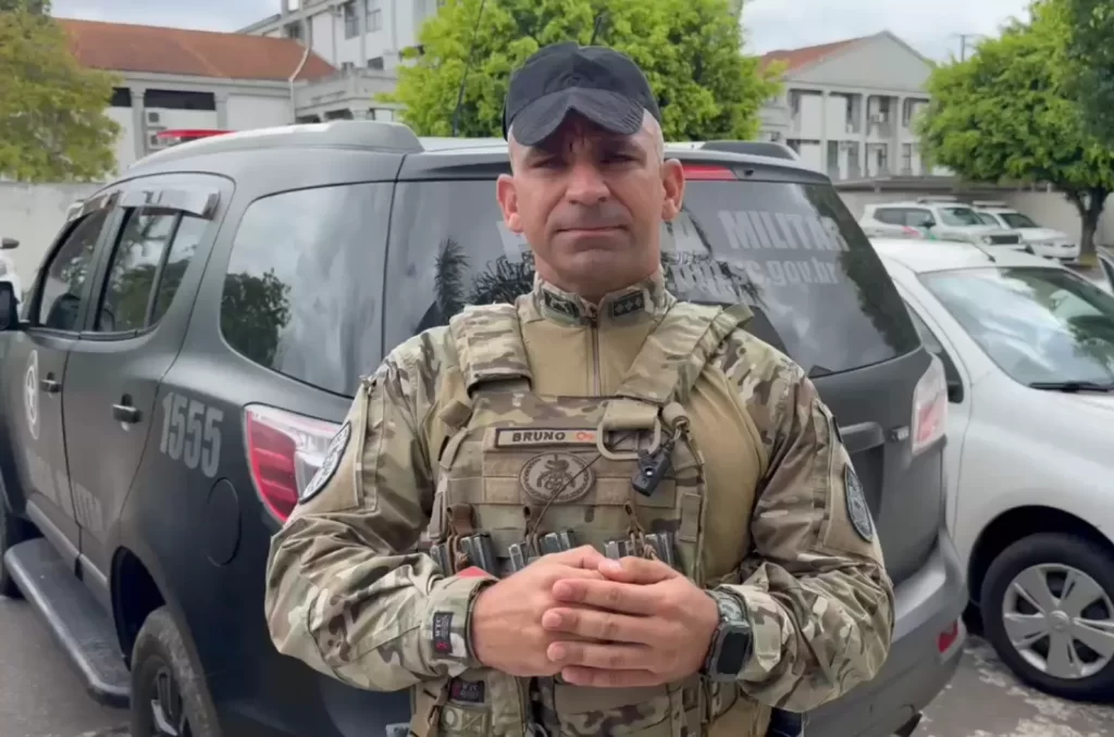 Comandante Bruno Alves de Morais falando sobre a simulação em Nova Veneza