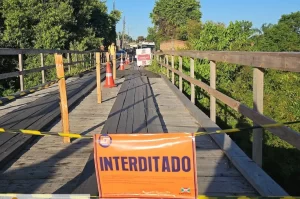 Ponte do bairro Imperatriz é interditada em Criciúma