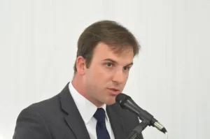 ‘Punir quem vandalizar a cidade’, diz prefeito Guollo