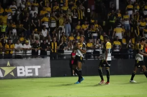 Rodrigo confia em estreia forte do Criciúma na Série B