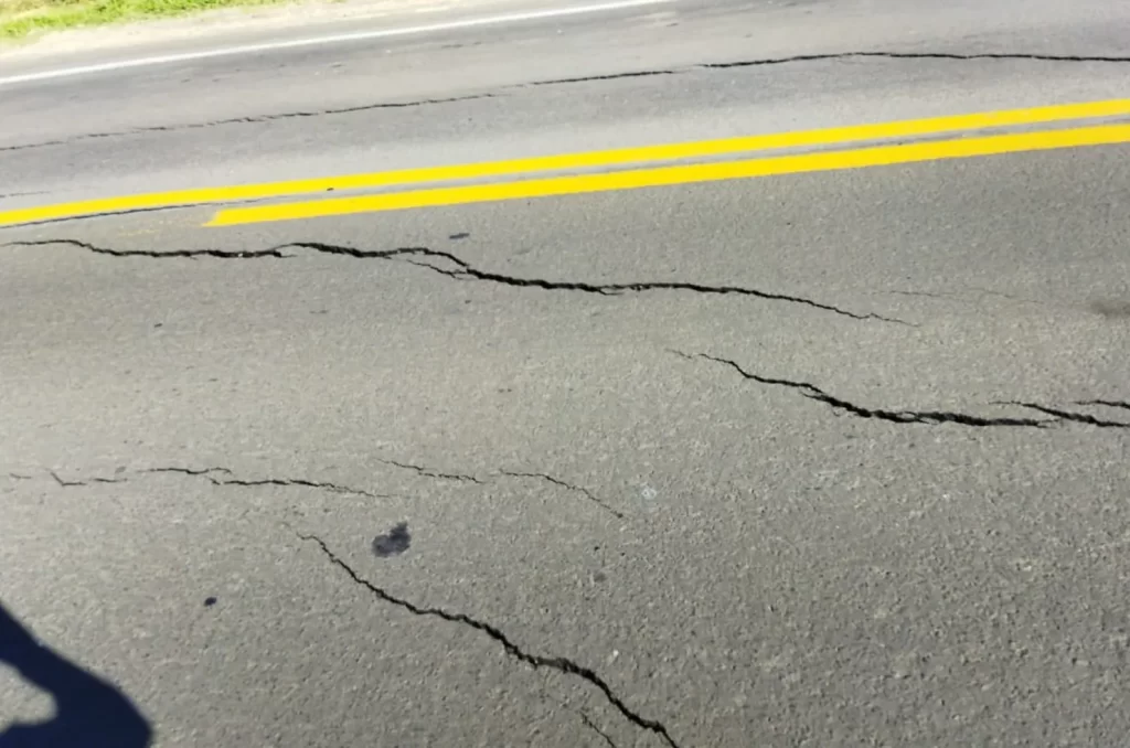 Trecho da SC-446, entre Siderópolis e Treviso que está cedendo