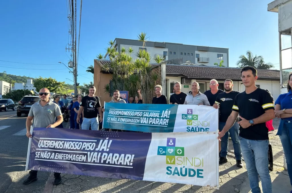 Técnicos de enfermagem do Hospital São José entram em greve