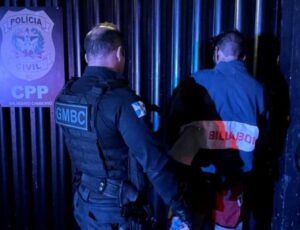 Marido bate na mulher, morde seu braço e acaba preso