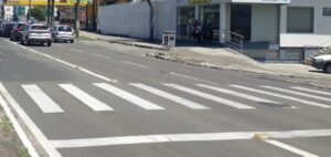 Mulher é atropelada na faixa de pedestre em Criciúma