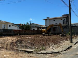 Indecência faz imóvel ser demolido em Içara
