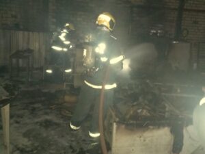 Incêndio atinge empresa do ramo elétrico em Içara