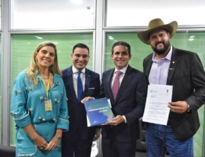 Zé Trovão discute Reforma Administrativa em Brasília