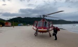 Homem é picado por cobra em praia de SC