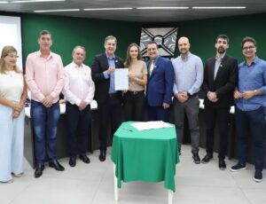 Criciúma firma parceria com COHAB para regularização