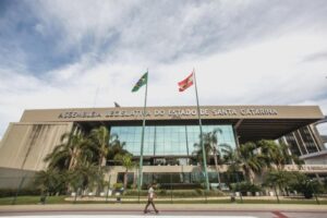 Deputados debatem cortes em repasses para rodovias
