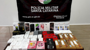 PM apreende eletrônicos ocultos em carro na SC-160