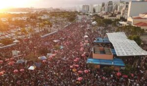 Carnaval de Florianópolis atrai 950 mil foliões 