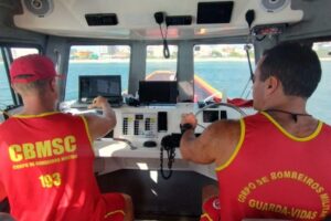 Sonar auxilia buscas de jovem desaparecido nos Ingleses