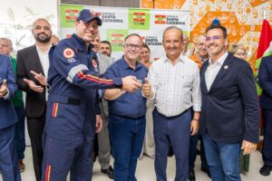 Governo entrega 26 novas ambulâncias no estado