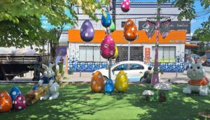 Palhoça inicia decoração para Páscoa