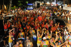 Carnaval de Garopaba atrai 130 mil foliões