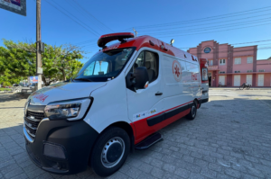 Laguna recebe nova ambulância do SAMU