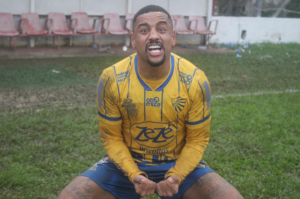 Tubarão negocia contratação de atacante do Pelotas