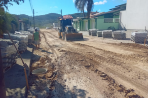 Pavimentação com lajota é feita em Tubarão