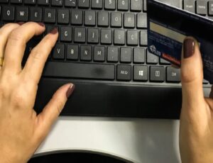 Como evitar golpes no comércio online