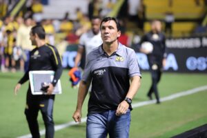 “Frustração muito grande”, diz Zé Ricardo sobre empate